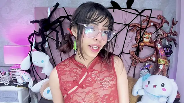 Snapshot of ZarahQueen chatting on 10/18/25, 07:32 ZarahQueen online show from 10/18/25, 07:32