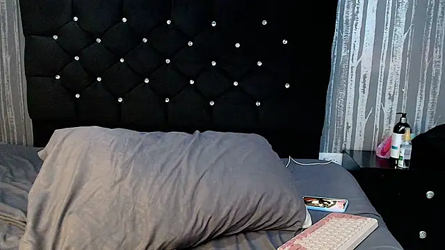 Alicee Moonn online show from 11/29/25, 07:52