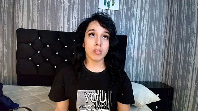 Alicee Moonn online show from 12/17/25, 09:31