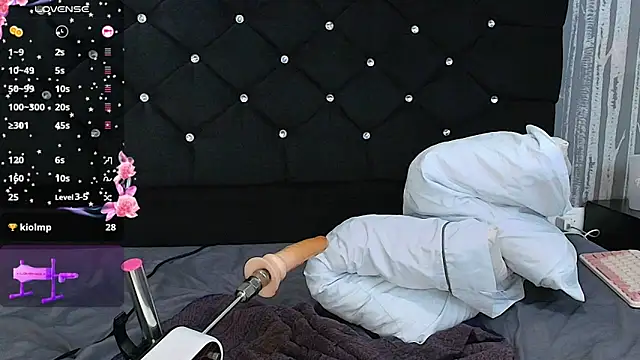 Alicee Moonn online show from 11/26/25, 07:41