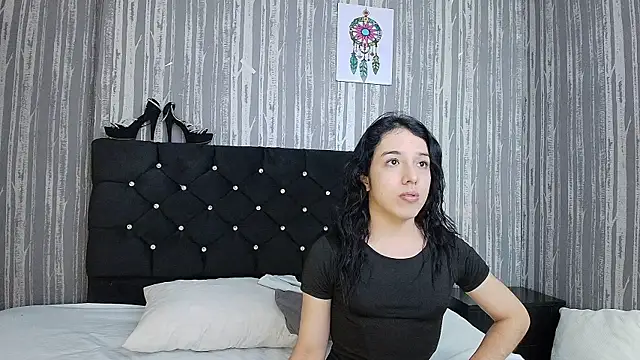 Alicee Moonn online show from 11/04/25, 07:28