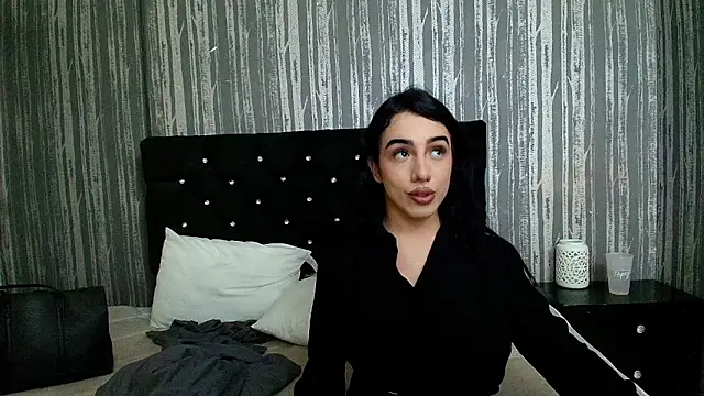 Alicee Moonn online show from 05/06/26, 07:51