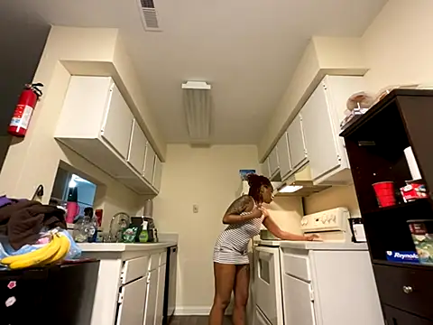 Snapshot of celestemarie_80 chatting on 09/12/25, 04:45 celestemarie 80 online show from 09/12/25, 04:45