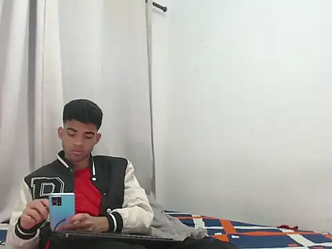 camillo beischel  online show from 09/12/25, 07:24
