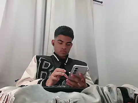 camillo beischel  online show from 10/05/25, 07:04