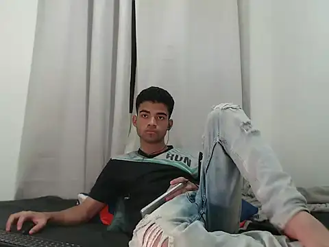 camillo beischel  online show from 09/24/25, 05:41