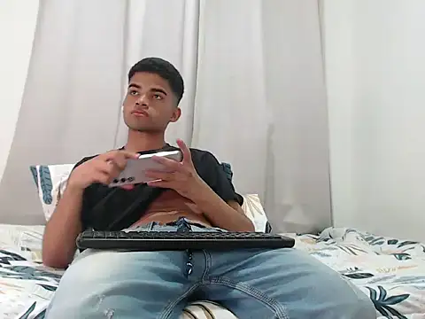 camillo beischel  online show from 10/27/25, 07:37