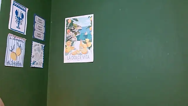 Roxiehood online show from 11/12/25, 01:54