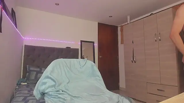 stevve 14 online show from 10/12/25, 03:19