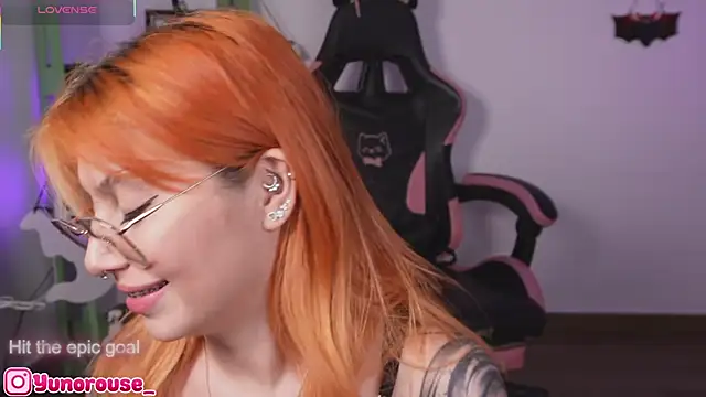 YunoRose  online show from 11/10/25, 06:18