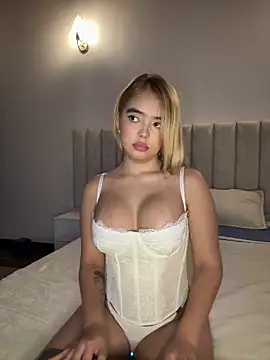 Mia Roswell online show from 05/21/26, 10:18