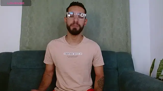 Snapshot of ReyPablo1 chatting on 09/14/25, 02:50 ReyPablo1 online show from 09/14/25, 02:50