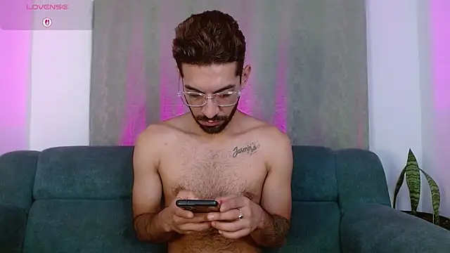 Snapshot of ReyPablo1 chatting on 09/24/25, 12:07 ReyPablo1 online show from 09/24/25, 12:07