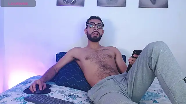 Snapshot of ReyPablo1 chatting on 10/06/25, 08:53 ReyPablo1 online show from 10/06/25, 08:53