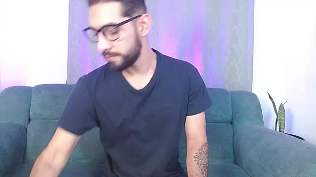 Snapshot of ReyPablo1 chatting on 10/07/25, 10:22 ReyPablo1 online show from 10/07/25, 10:22