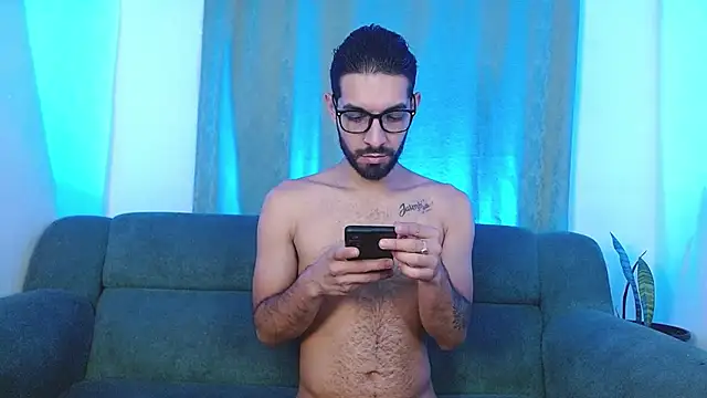 Snapshot of ReyPablo1 chatting on 10/15/25, 11:13 ReyPablo1 online show from 10/15/25, 11:13