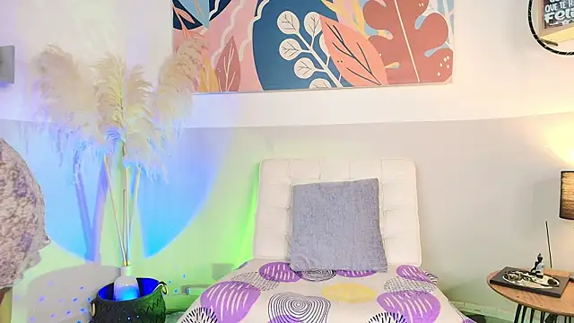 Snapshot of DivaFlamme chatting on 11/10/25, 04:39 DivaFlamme online show from 11/10/25, 04:39