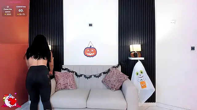 Snapshot of emily_yeon chatting on 10/22/25, 09:57 emily yeon online show from 10/22/25, 09:57