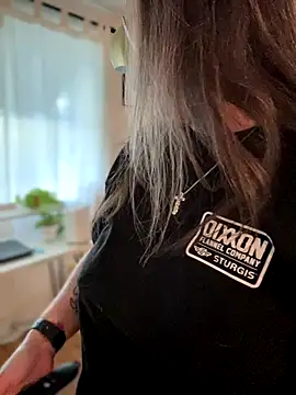 Alix Valentine online show from 10/17/25, 02:30