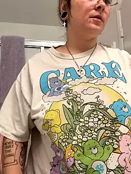 Snapshot of Alix_Valentine chatting on 10/11/25, 04:19 Alix Valentine online show from 10/11/25, 04:19