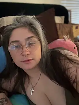 Snapshot of Alix_Valentine chatting on 11/21/25, 03:44 Alix Valentine online show from 11/21/25, 03:44