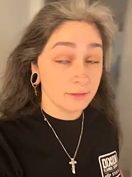 Snapshot of Alix_Valentine chatting on 11/04/25, 03:38 Alix Valentine online show from 11/04/25, 03:38