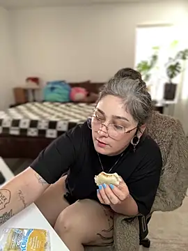 Alix Valentine online show from 09/28/25, 06:04