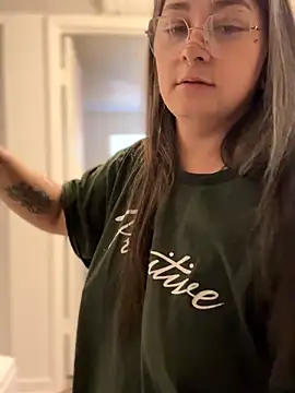 Snapshot of Alix_Valentine chatting on 11/06/25, 04:22 Alix Valentine online show from 11/06/25, 04:22