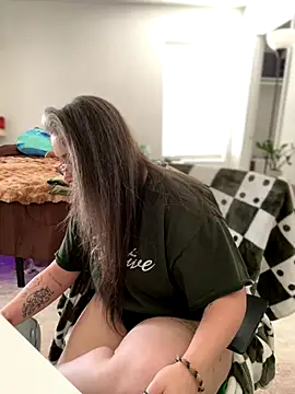 Alix Valentine online show from 09/08/25, 07:46