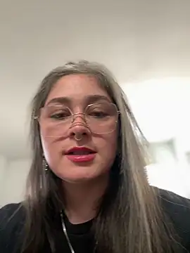 Snapshot of Alix_Valentine chatting on 06/24/26, 05:33 Alix Valentine online show from 06/24/26, 05:33