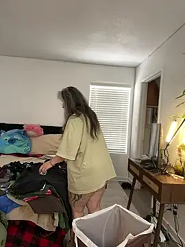 Alix Valentine online show from 04/18/26, 07:07