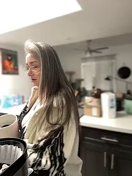 Alix Valentine online show from 03/28/26, 06:09