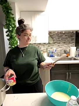 Snapshot of Alix_Valentine chatting on 12/05/25, 07:45 Alix Valentine online show from 12/05/25, 07:45