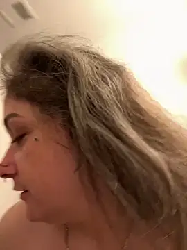 Snapshot of Alix_Valentine chatting on 11/17/25, 07:18 Alix Valentine online show from 11/17/25, 07:18