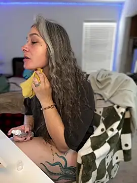 Alix Valentine online show from 04/26/26, 05:43