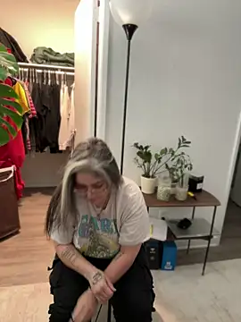 Alix Valentine online show from 10/04/25, 04:41