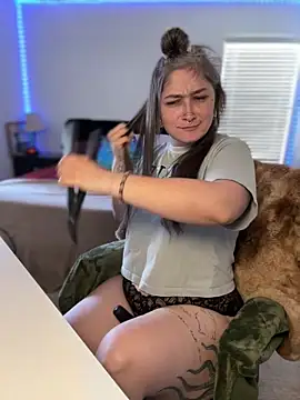 Alix Valentine online show from 04/04/26, 06:58