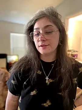 Snapshot of Alix_Valentine chatting on 12/17/25, 05:18 Alix Valentine online show from 12/17/25, 05:18