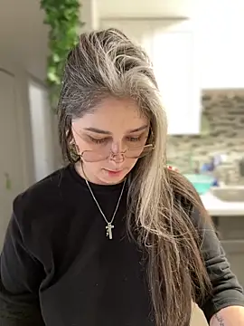 Alix Valentine online show from 02/05/26, 05:20