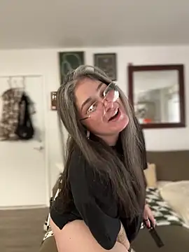 Snapshot of Alix_Valentine chatting on 11/26/25, 05:24 Alix Valentine online show from 11/26/25, 05:24