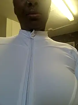 Snapshot of MilkyMarie1 chatting on 11/18/25, 10:29 MilkyMarie1 online show from 11/18/25, 10:29