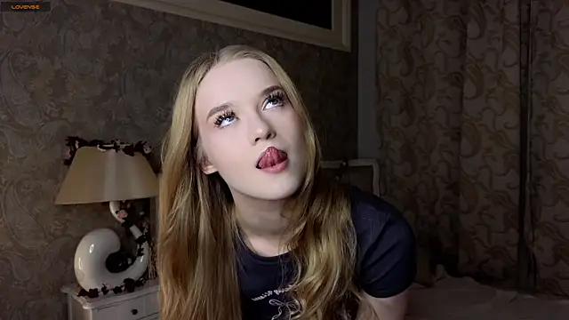 Emma Frosty online show from 10/24/25, 07:13