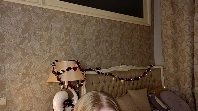 Emma Frosty online show from 11/23/25, 07:46