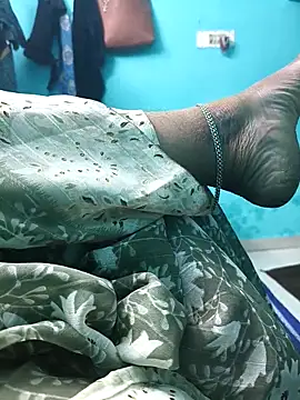 Snapshot of Villageanuty chatting on 02/10/26, 04:11 Villageanuty online show from 02/10/26, 04:11