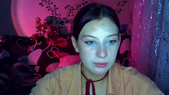 Lily Ember online show from 11/08/25, 04:43