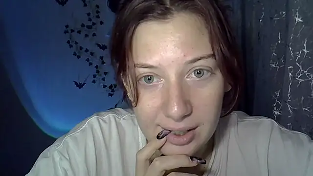 Lily Ember online show from 10/31/25, 06:48