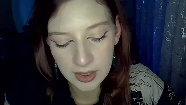 Lily Ember online show from 11/11/25, 06:14