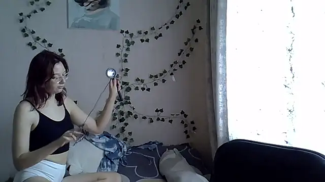 Lily Ember online show from 10/13/25, 10:06