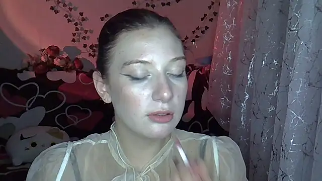 Lily Ember online show from 11/09/25, 05:28