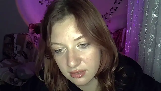 Lily Ember online show from 11/28/25, 06:19